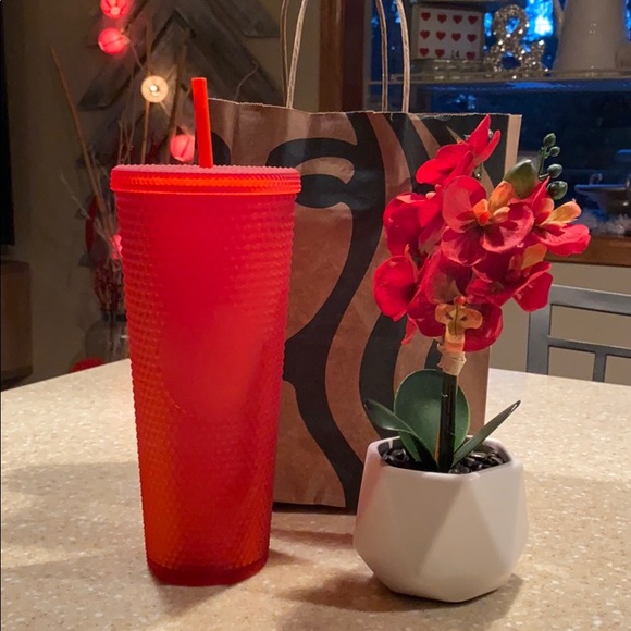 Starbucks Stunned Matte Red 2021 V-Day Tumbler